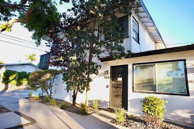 Building Photo - 2814 Broadway