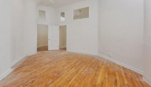 Building Photo - 85 Varick St