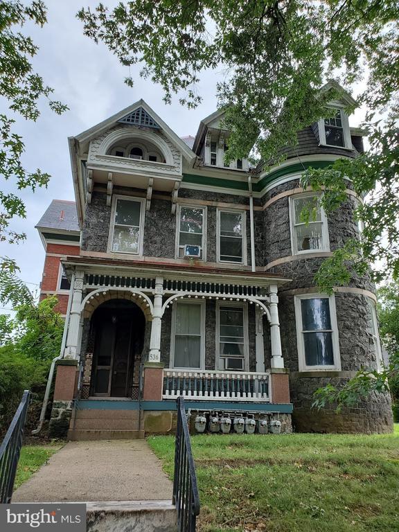 Foto principal - 536 Main St