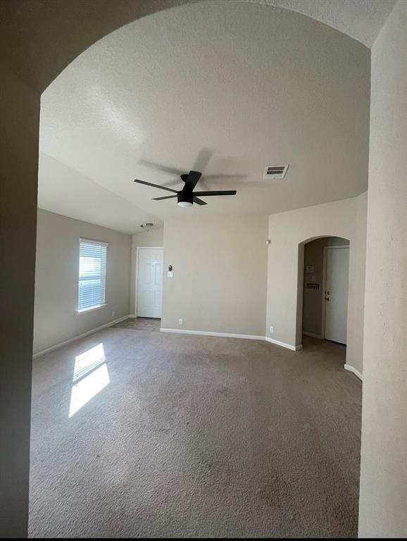 Foto del edificio - 582 Briggs Dr