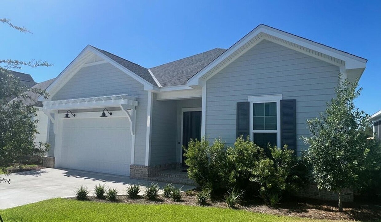 Primary Photo - 157 Suwanee Dr