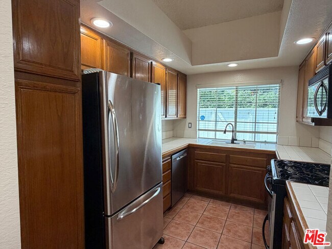 Building Photo - 5740 Canterbury Dr