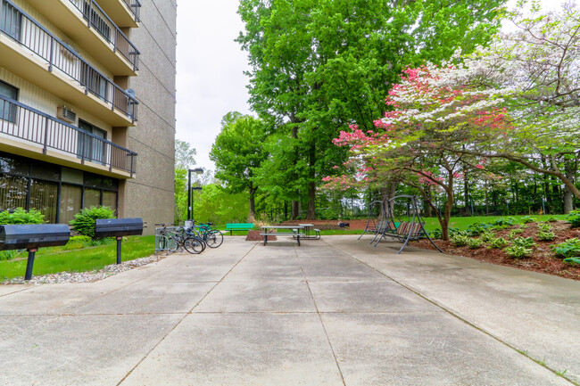 Foto del edificio - Ziegler Place - Income-Based 62+