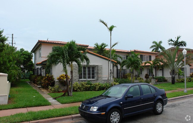Building Photo - 330 Madeira Ave