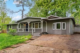 Building Photo - 16 Amesbury Dr
