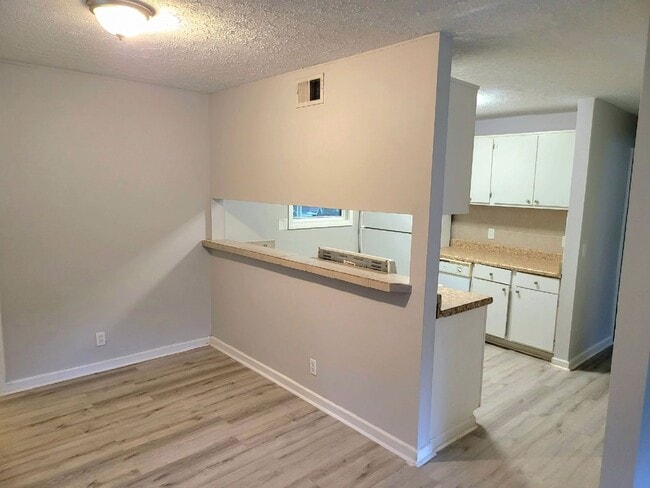 Foto del edificio - 3 Bed, 1 bath Cozy Home in Columbus