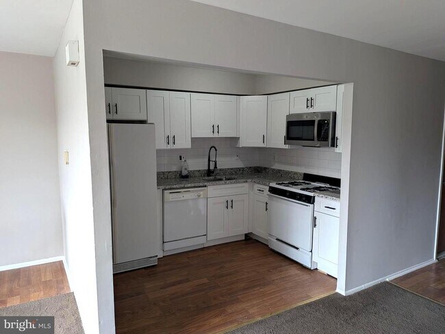 Building Photo - 8034 Craig St