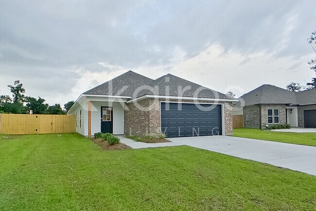 Building Photo - 13769 Pinyon Dr