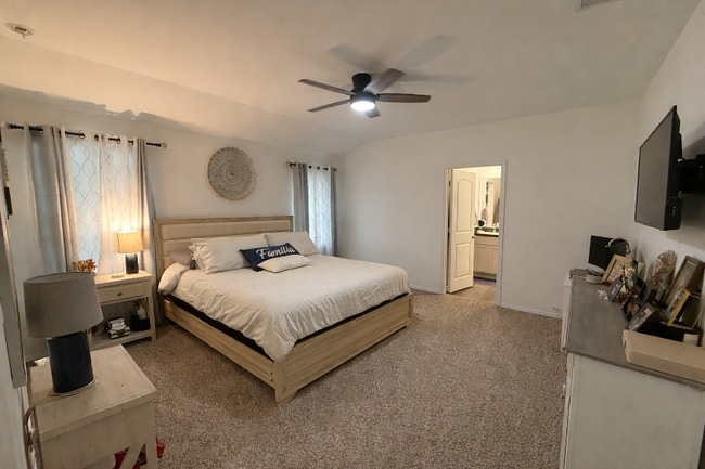 Foto del edificio - 5242 Rothwell Hts Dr