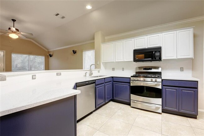 Building Photo - 10318 Broomflower Dr