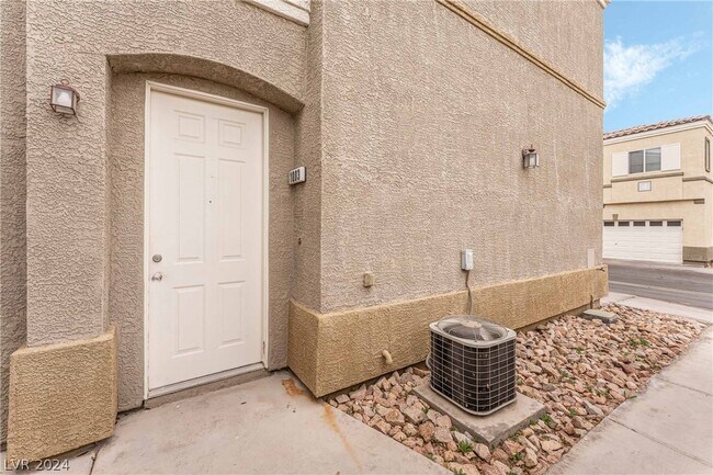 Building Photo - 6170 E Sahara Ave
