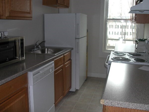 Foto del edificio - 933 Worcester Rd