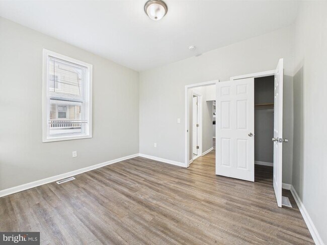 Foto del edificio - 300 W Chesapeake Ave