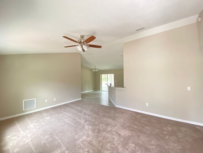 Foto del edificio - Desirable SW Ocala Neighborhood 3/2/2 *WON'T LAST*