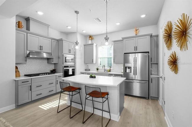 Building Photo - 845 Burlington Ave N