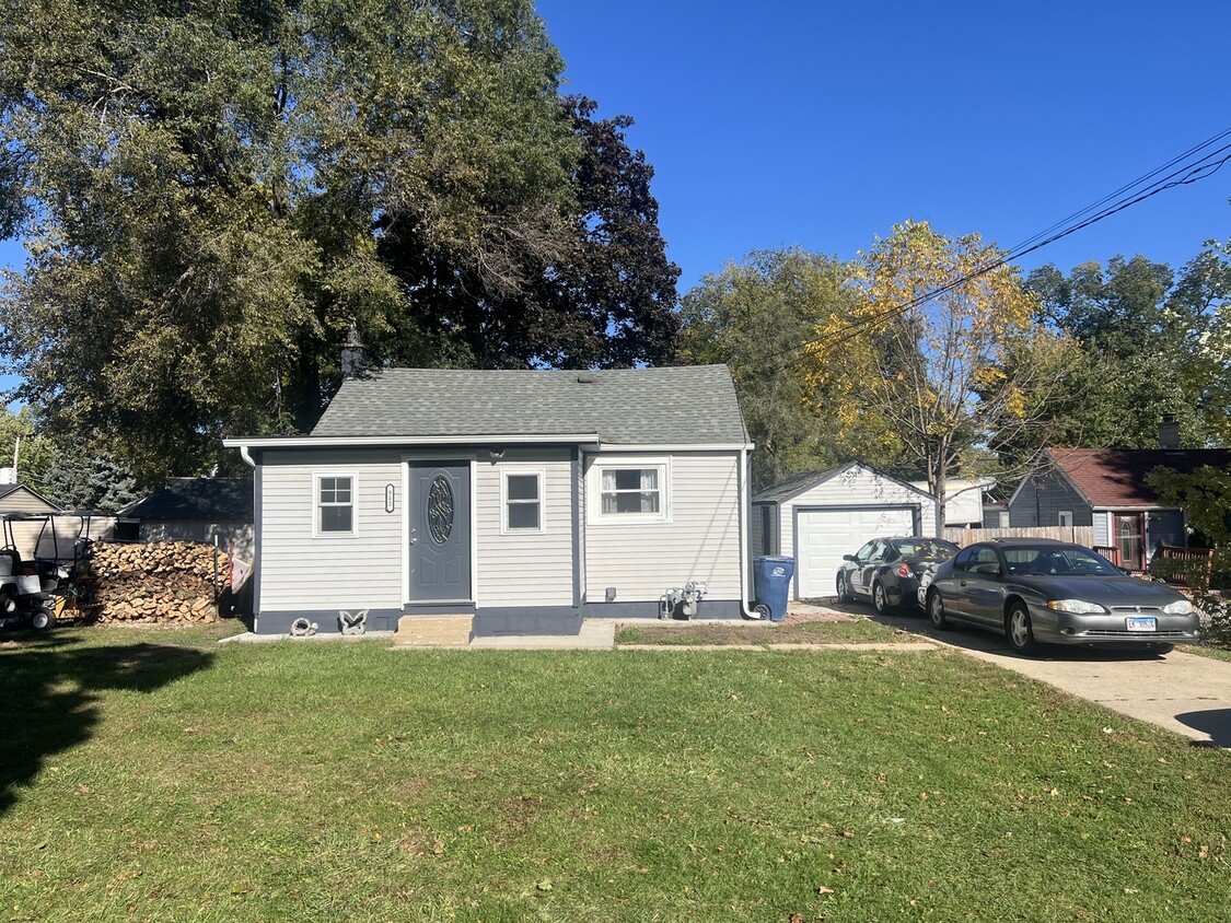 Primary Photo - 512 Montgomery Rd