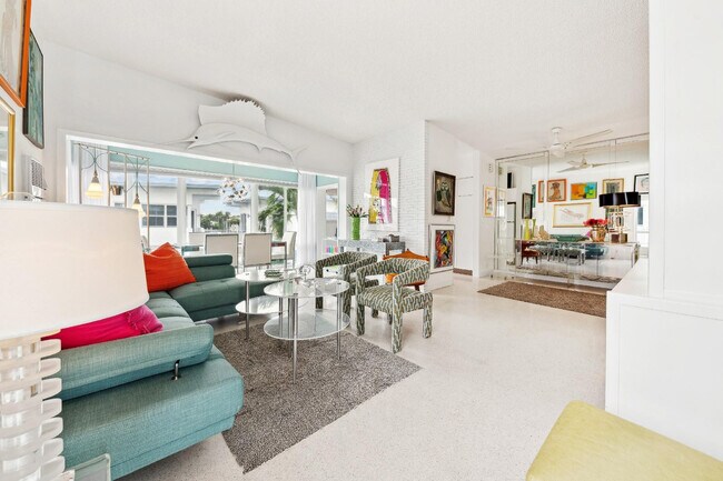 Foto del edificio - 425 Bayshore Dr