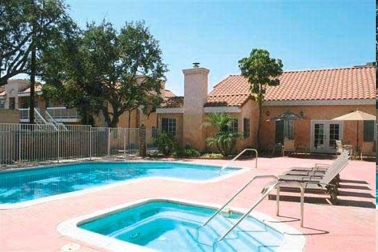 - Huntington Oaks Village