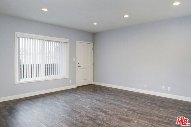 Foto del edificio - 1451 E Wilson Ave