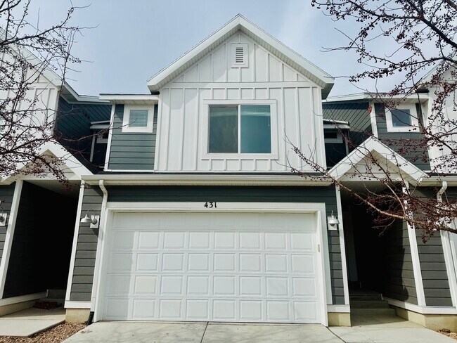 Building Photo - 431 S Pegasus Way