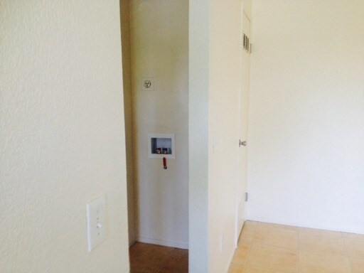 Building Photo - 2789 Meadowview Rd