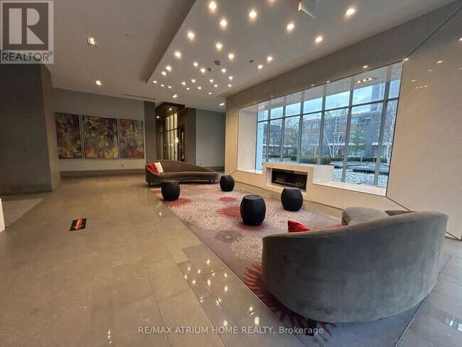 Photo du bâtiment - 88 Sheppard Ave E