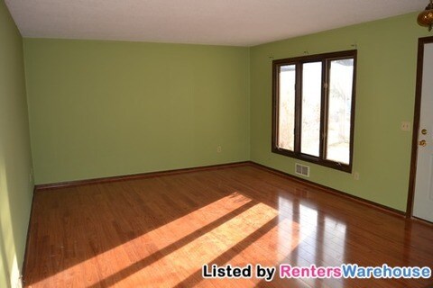 Foto del edificio - 3400 E 112th St