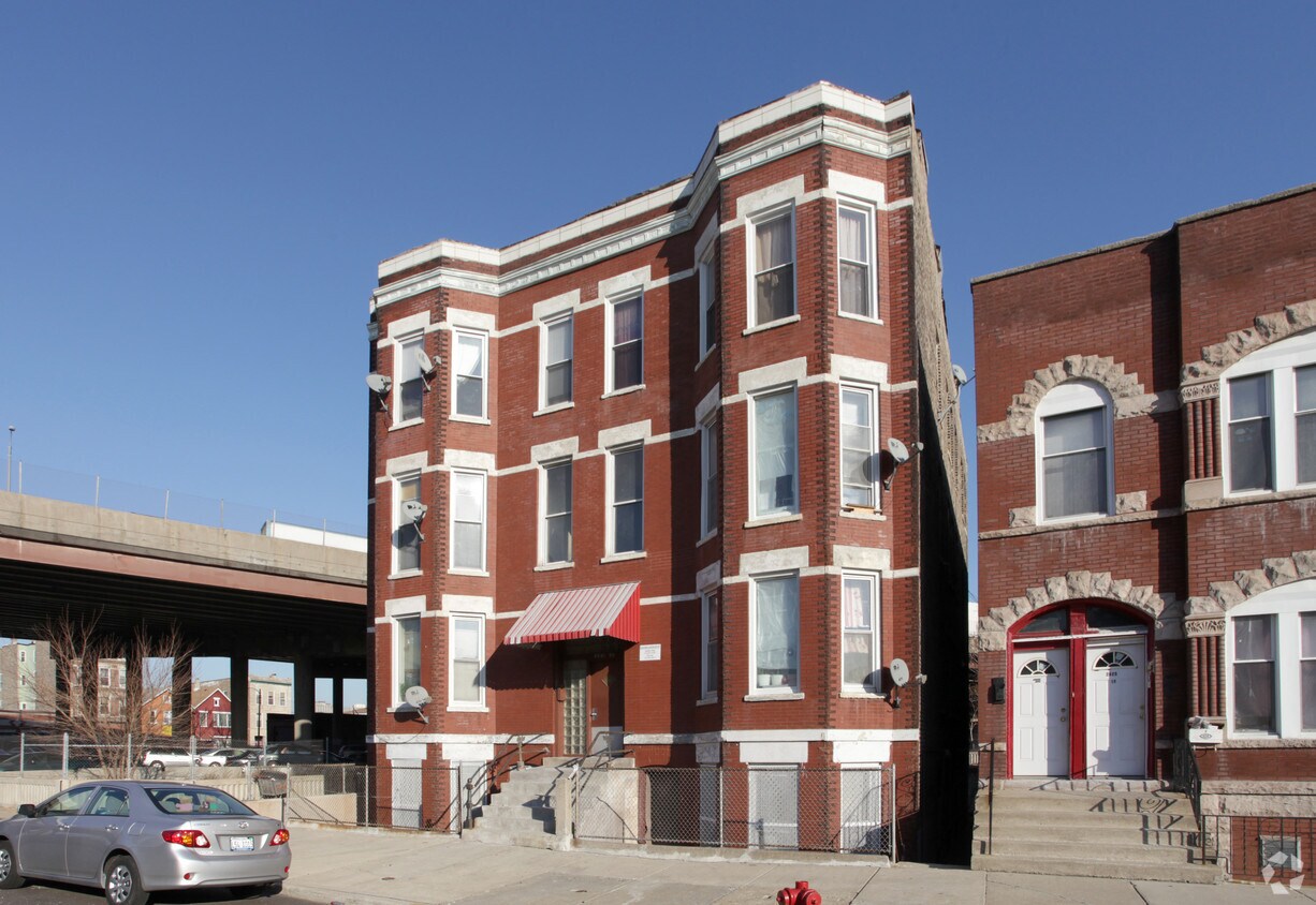 Foto principal - 2621-2623 S Princeton Ave