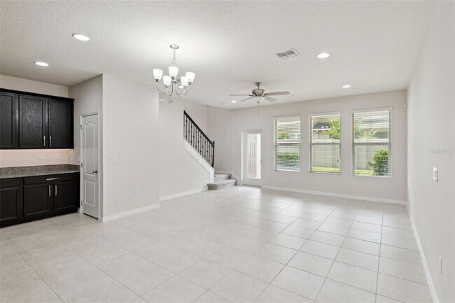 Foto del edificio - 350 Misty Grove Ln