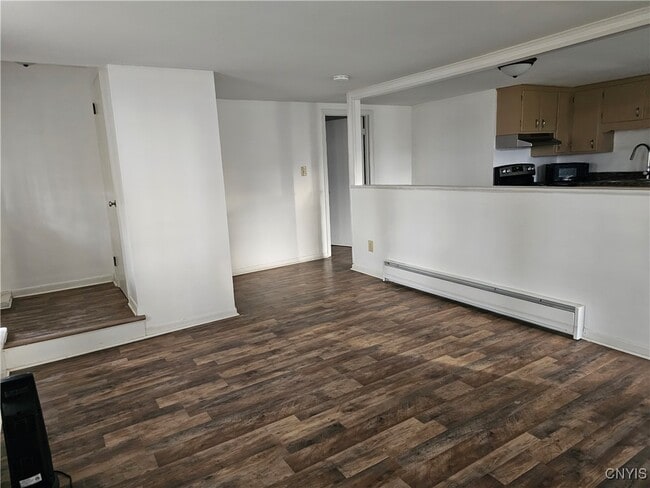 Building Photo - 25 Elm St