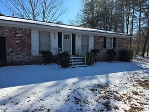 Building Photo - 1040 Erie St