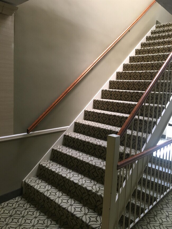Foto del edificio - 8450 Boulevard E