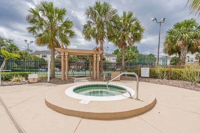 Foto del edificio - Nassau Bay Apartments