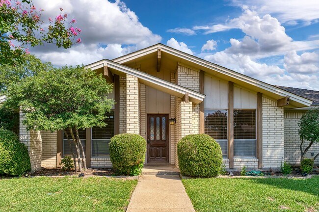 Building Photo - SPACIOUS 4 BEDROOM WITH A POOL LOCATED IN PLANO, TEXAS!