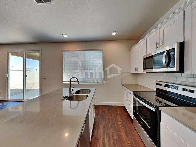 Foto del edificio - 8971 N 171st Dr