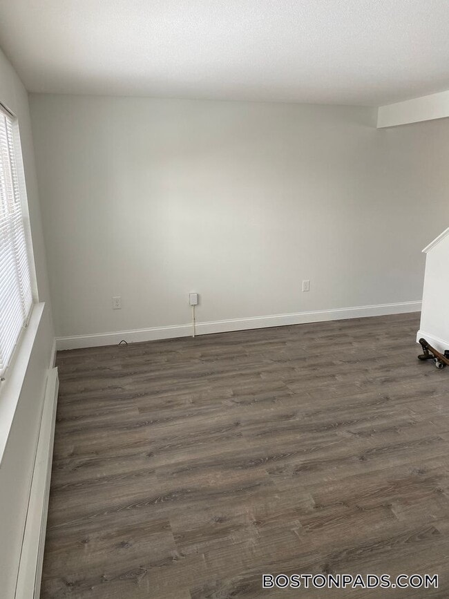 Building Photo - 221 West St