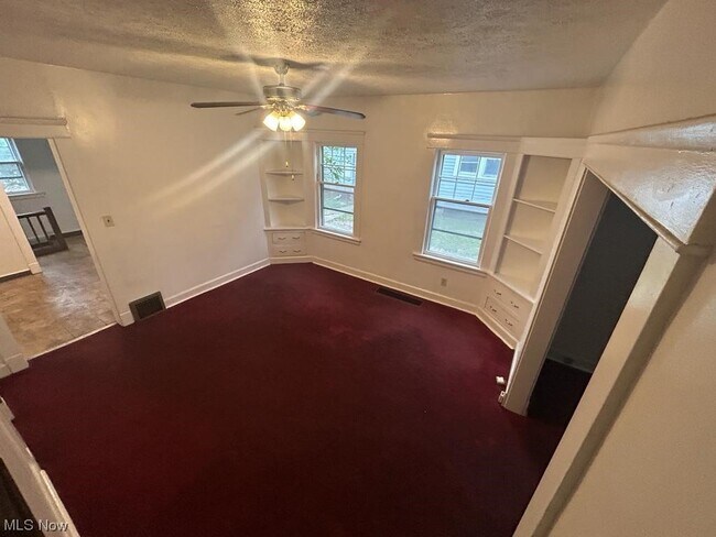 Building Photo - 2859 Avondale Ave
