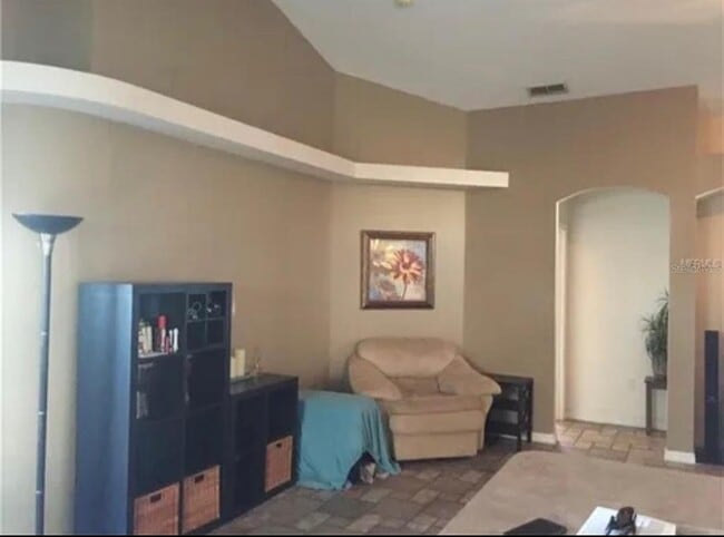 Foto del edificio - 722 Rollins Dr