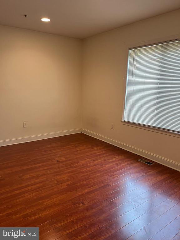 Foto del edificio - 1933 Cecil B. Moore Ave