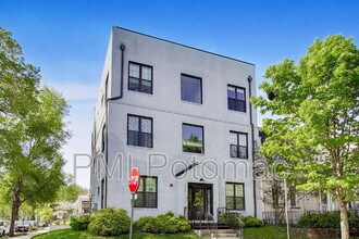 Building Photo - 1839 D St NE