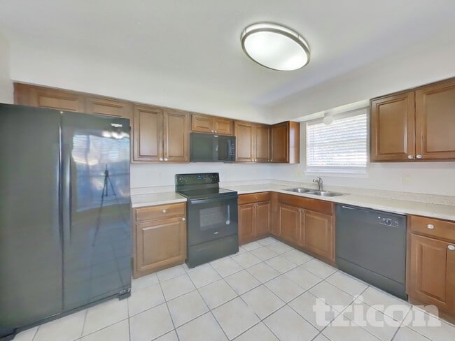 Building Photo - 4615 Tealgate Dr