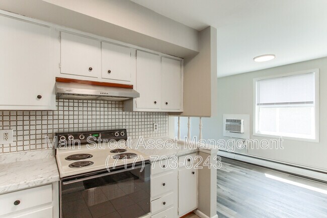 Building Photo - 2714 Woodlawn St