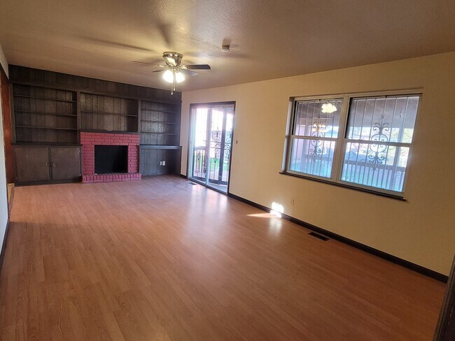 Foto del edificio - 4805 Del Crest Dr