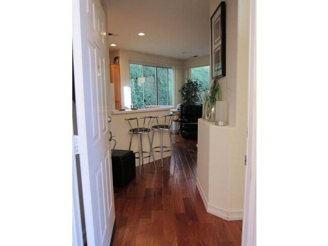 Building Photo - 3 Bd, 2/5 Ba Scripps Ranch Home with Attac...