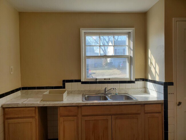 Foto del edificio - 7433 Chandler Ave