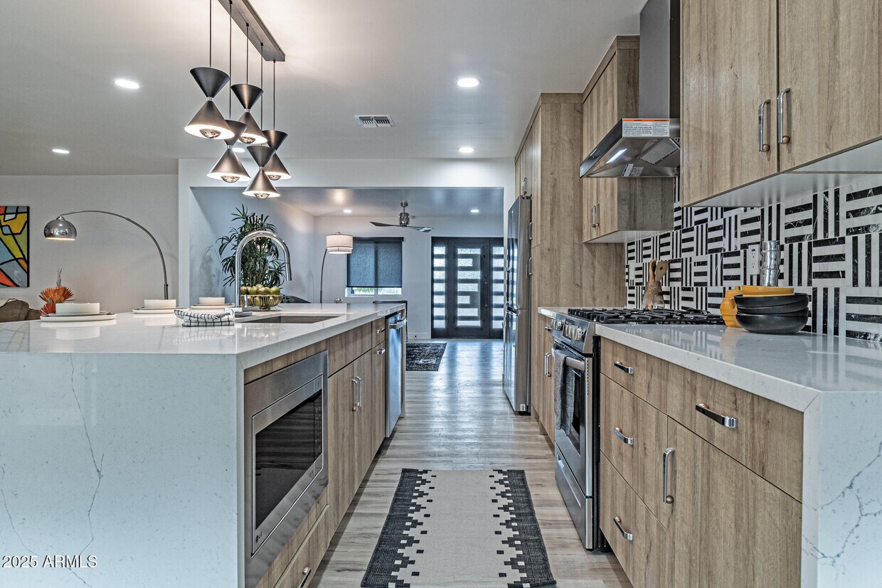 Foto principal - 1539 W Puget Ave