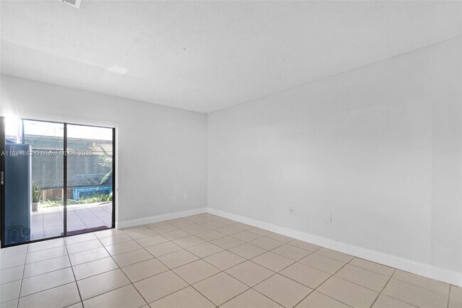 Foto del edificio - 11630 SW 2nd St