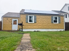 Building Photo - 107 E Cliff Rd