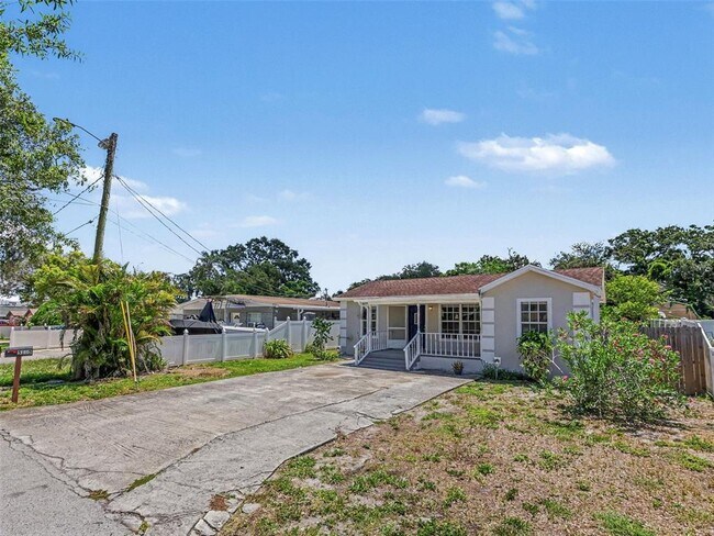 Building Photo - 5105 Rohn Ave N