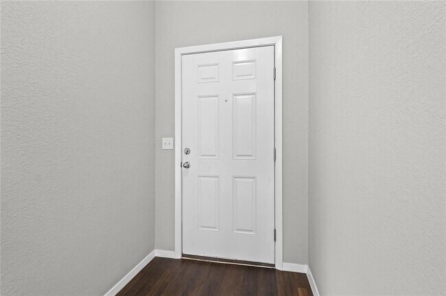 Foto del edificio - 313 Woodcreek St
